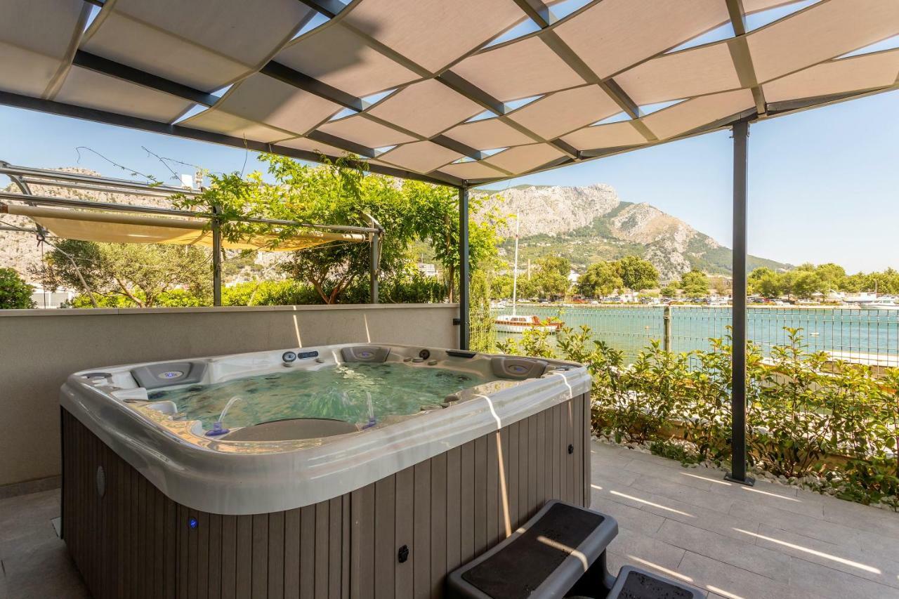 Luxury Apartment With Hot Tub Omiš Exterior foto