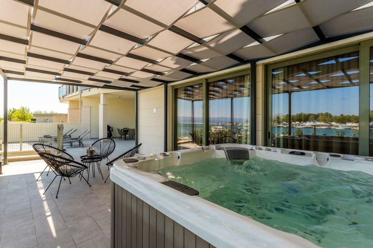 Luxury Apartment With Hot Tub Omiš Exterior foto
