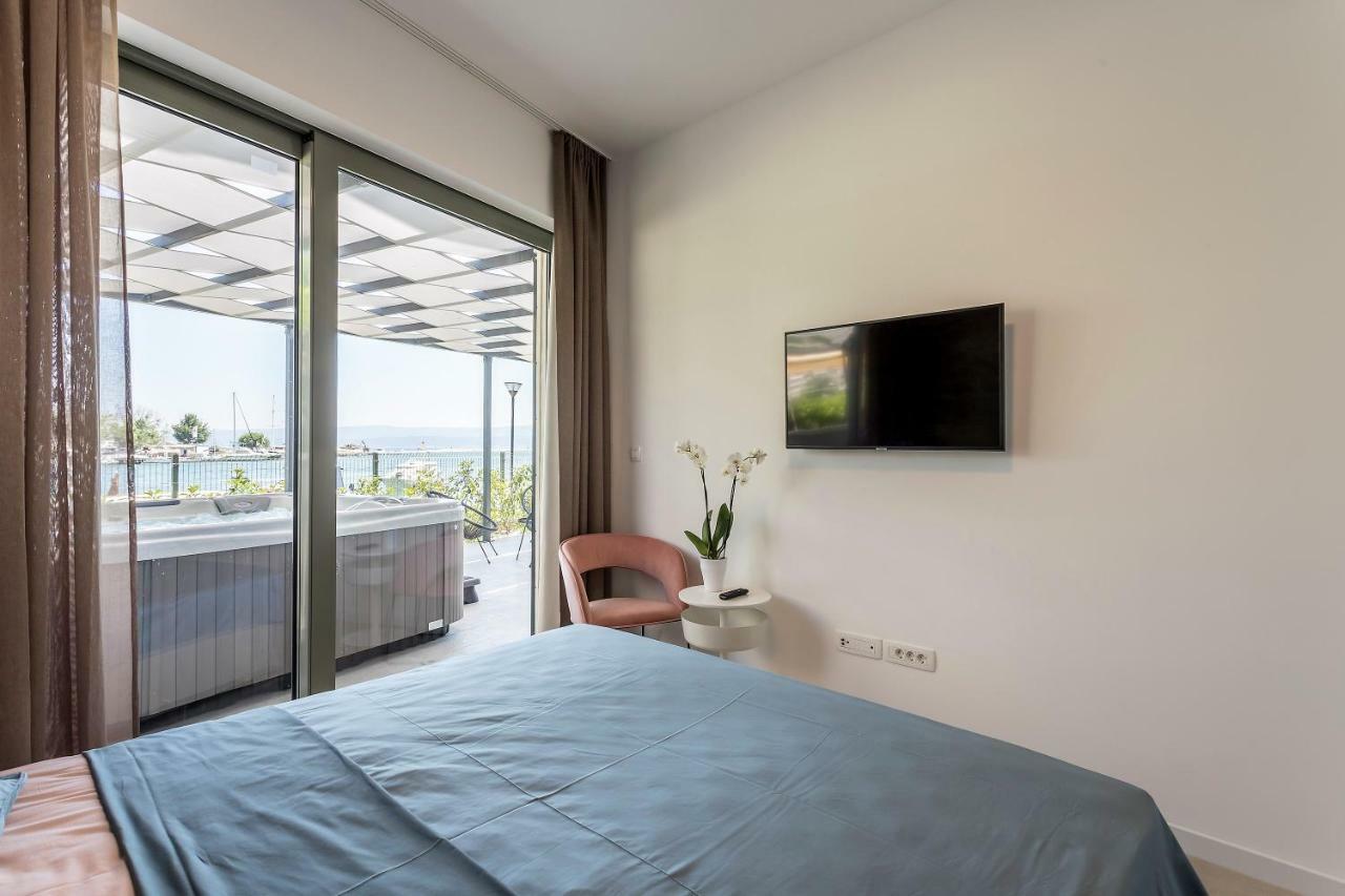 Luxury Apartment With Hot Tub Omiš Exterior foto